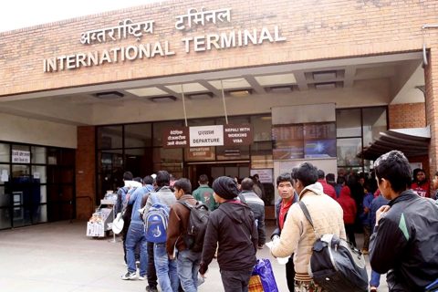 काठमाडौं विमानस्थलमा कोरोना नियन्त्रणको पूर्वतयारी : भिजिटर पास बन्द, विदाई र स्वागतमा विमानस्थल नआउन आफन्तलाई आग्रह