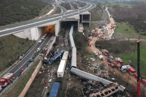 युरोपेली देश ग्रीसमा भयानक रेल दुर्घटना : ३६ को मृत्यु, सयौं घाइते
