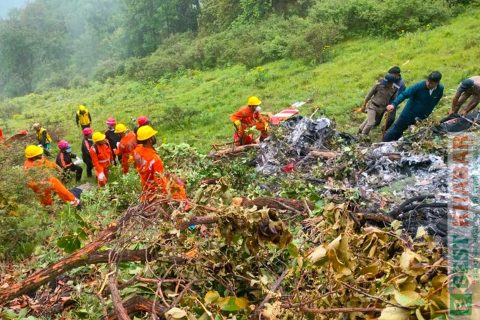 भारतको प्रसिद्ध तीर्थस्थल गौरीकुण्ड नजिक हेलिकप्टर दुर्घटना, ७ जनाको मृत्यु